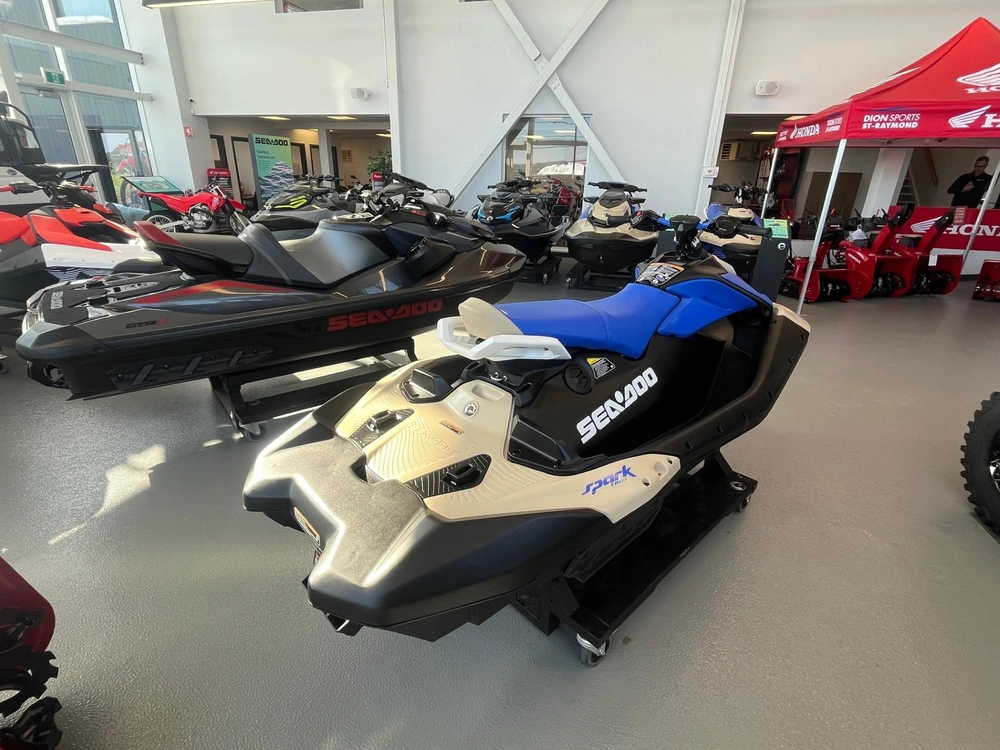 Sea-doo Spark Trixx 3 Places (rabais De 1200$) 2025 alt