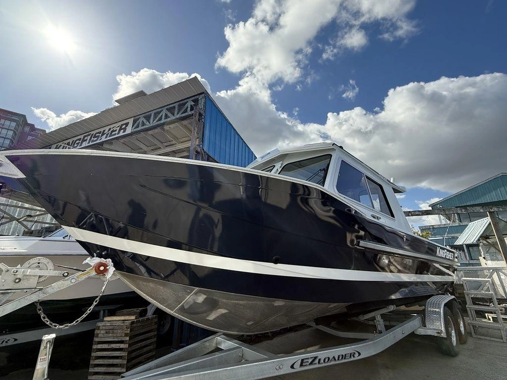 2025 Kingfisher 2425 Escape Ht alt