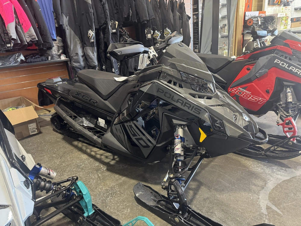 2025 Polaris 650 Indy Xcr 136 Shadow Gray / Gloss Black alt