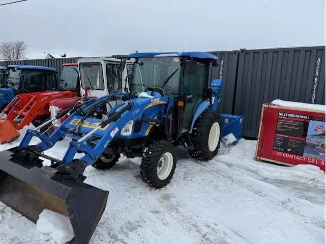 New Holland BOOMER 3050 2011