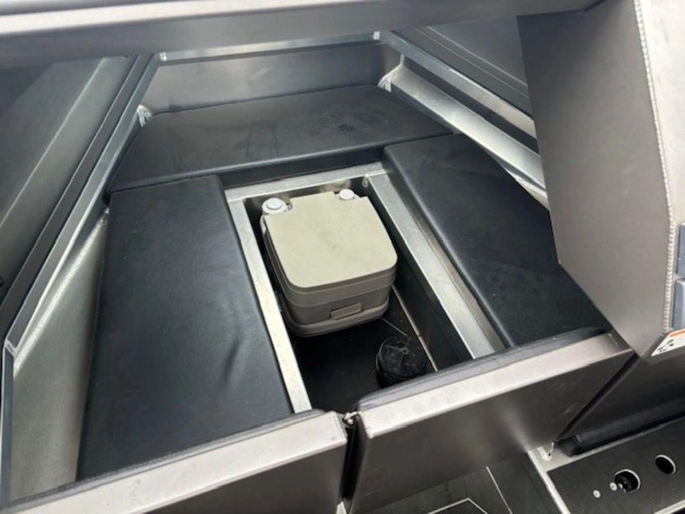 2023 Other 2250 Centercab alt