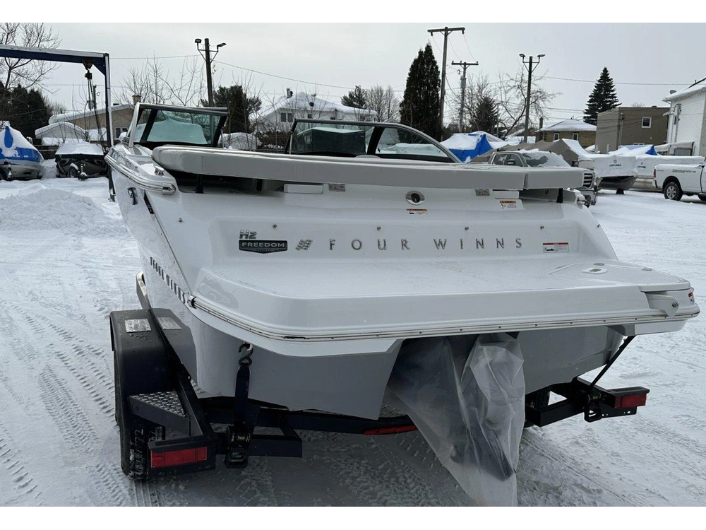 Four Winns H2 Horizon Freedom Io 2026 alt