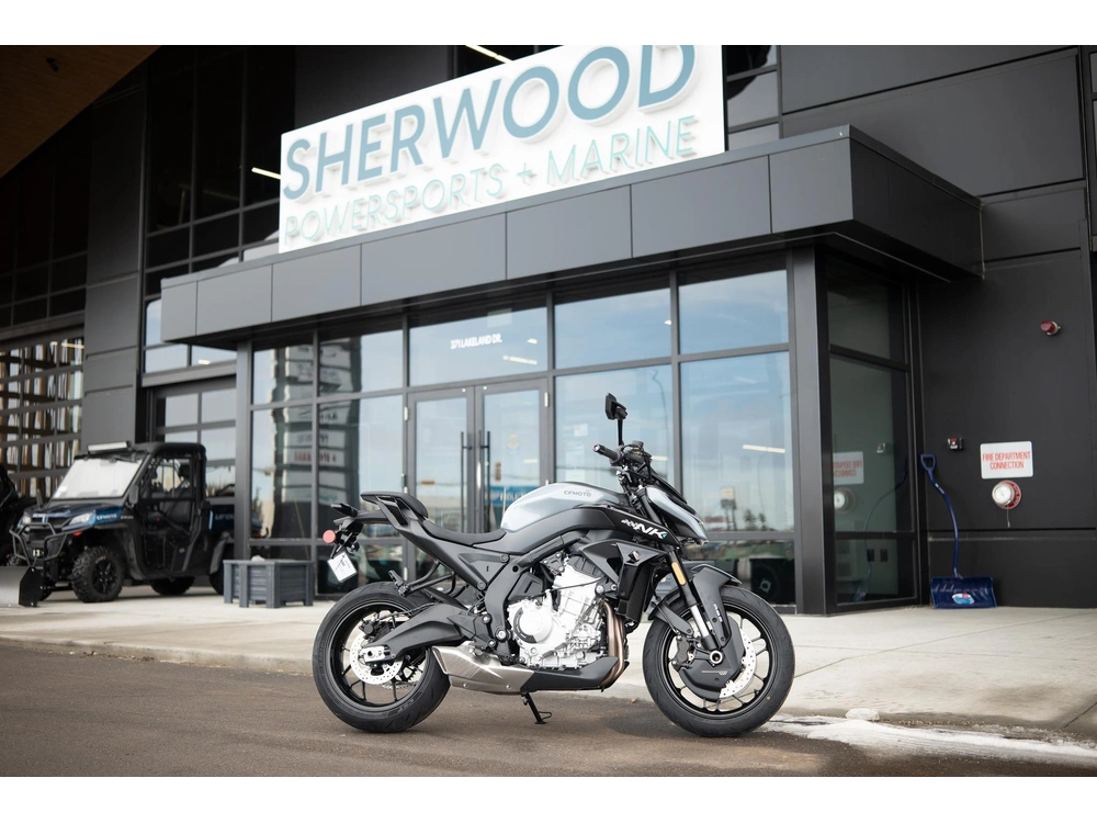 2026 Cfmoto 675nk alt