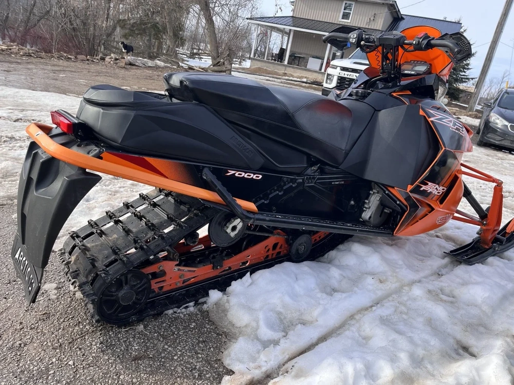 2014 Arctic Cat 7000 Limited alt