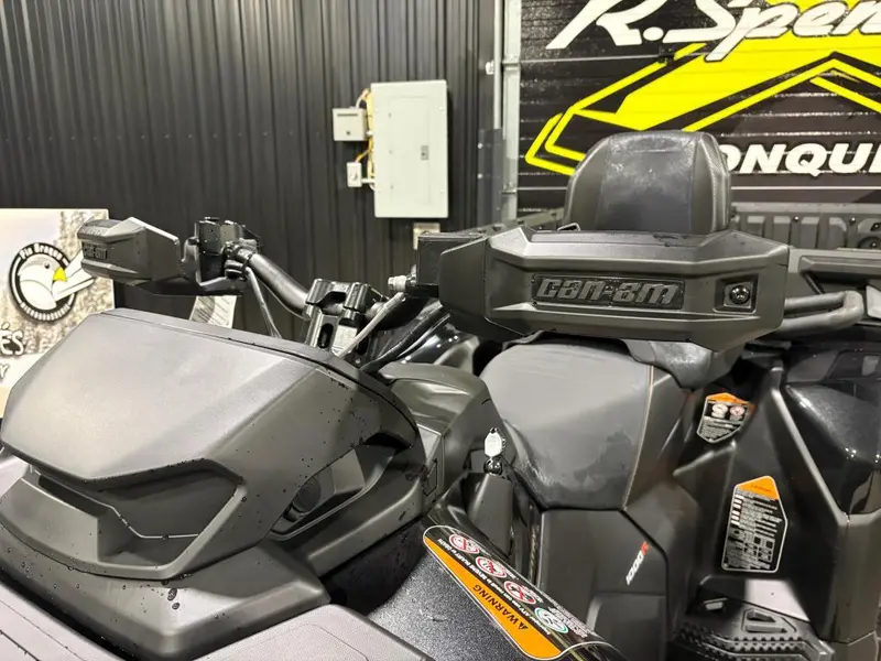 Can-Am Outlander MAX 6X6 Backcountry 1000R 2026