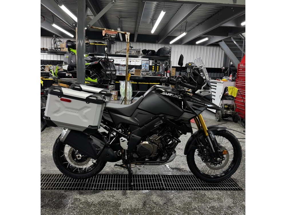 2024 Suzuki De 1050 alt