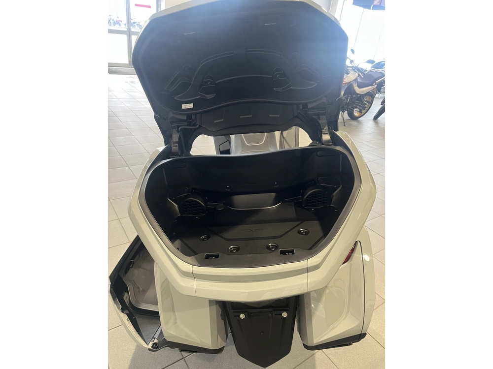 Honda Gold Wing Tour Dct Gl1800dt 2026 alt