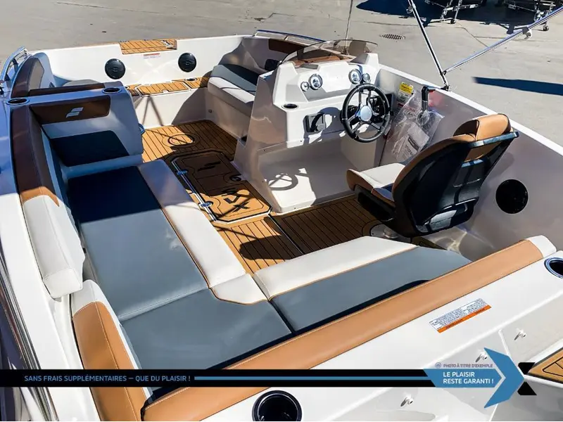 2025 STARCRAFT SVX 171 OB 90HP deck boat bateau Ponté