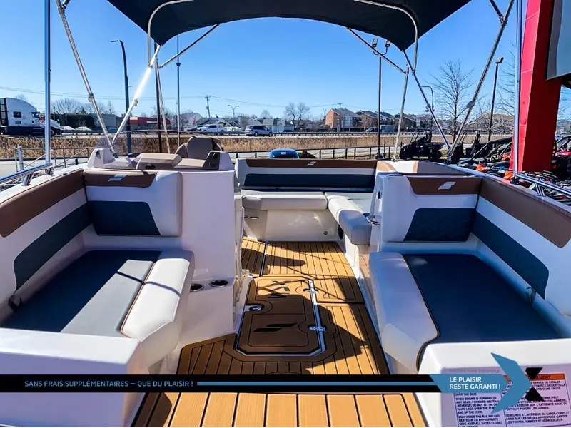 2025 STARCRAFT SVX 171 OB 90HP deck boat bateau Ponté