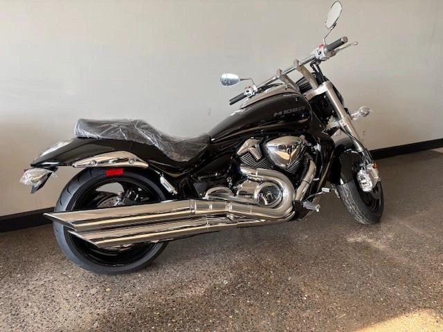 Suzuki M109r 2025 alt