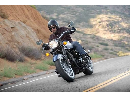 Kawasaki Vulcan Classic 900 2026 alt