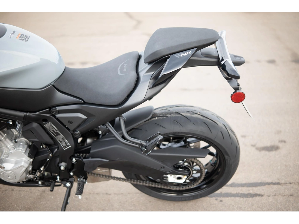 2026 Cfmoto 675nk alt