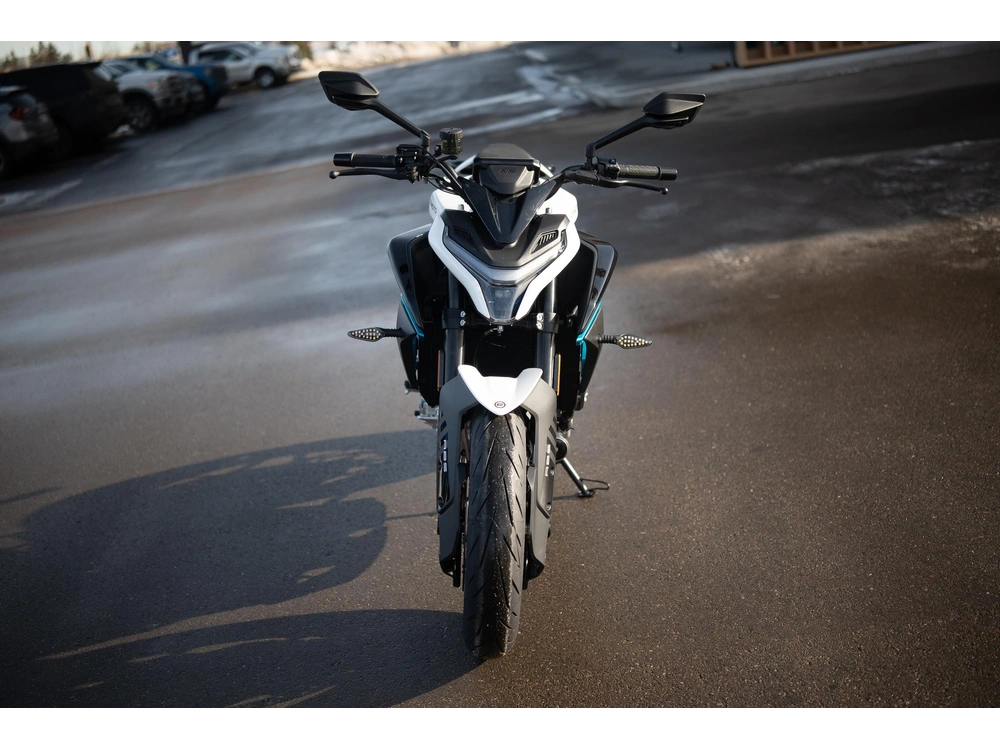 2026 Cfmoto 675nk alt