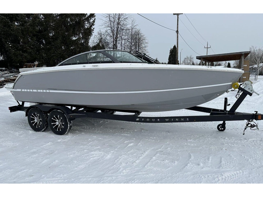 Four Winns H2 Horizon Freedom Io 2026 alt