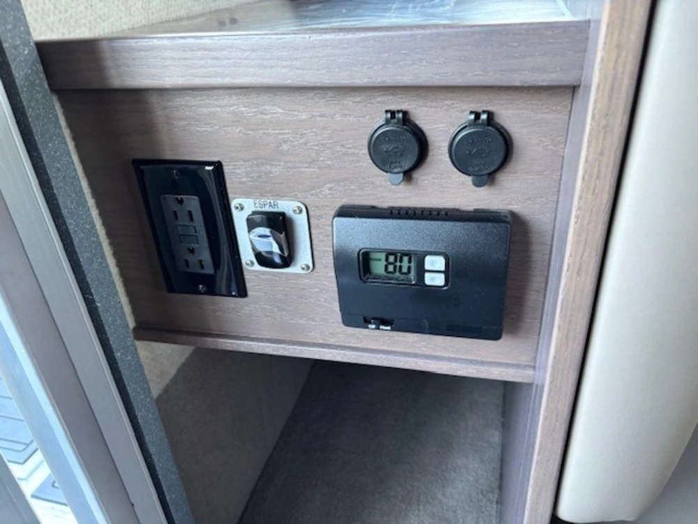 2026 Kingfisher 3025 Xrs alt