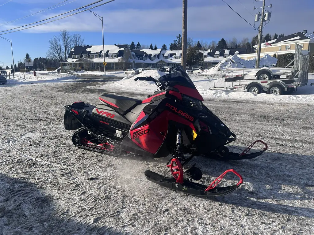 Polaris 850 INDY VR1 129'' 2023 - S23TKV8RS