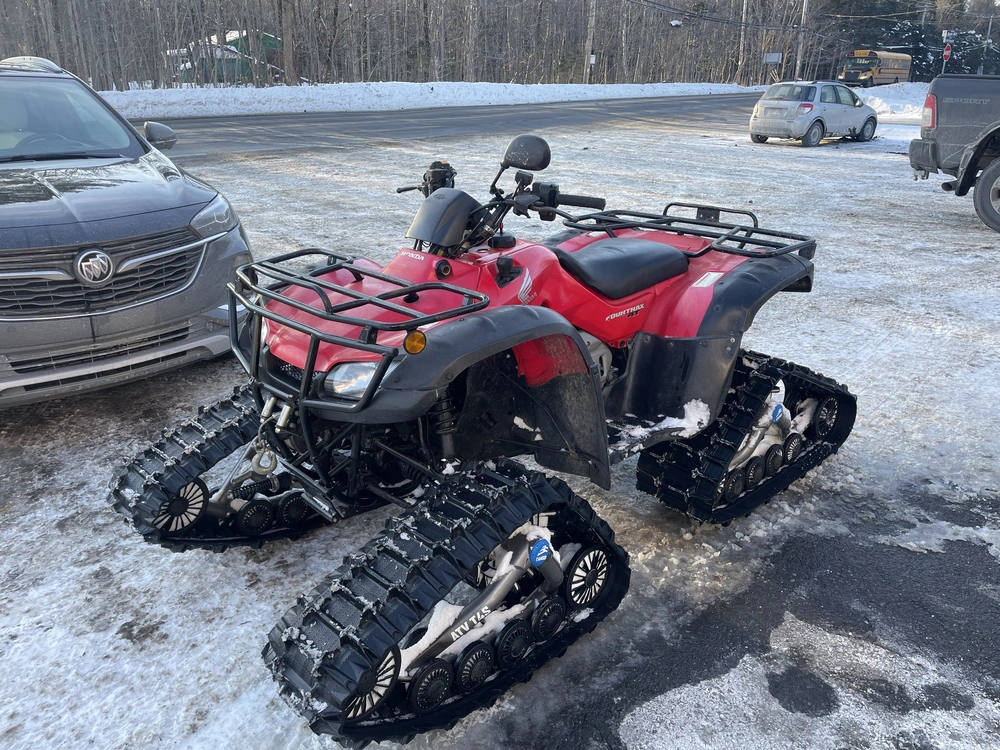 Honda Trx 400 At Automatique Et 5 Vitesses Au Pouce 2004 alt