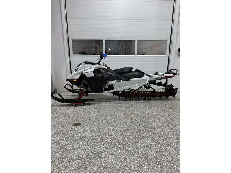 Ski-Doo Summit X 850 Turbo 2023