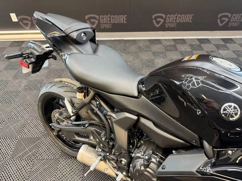 Yamaha Yzf-r7 2025 alt