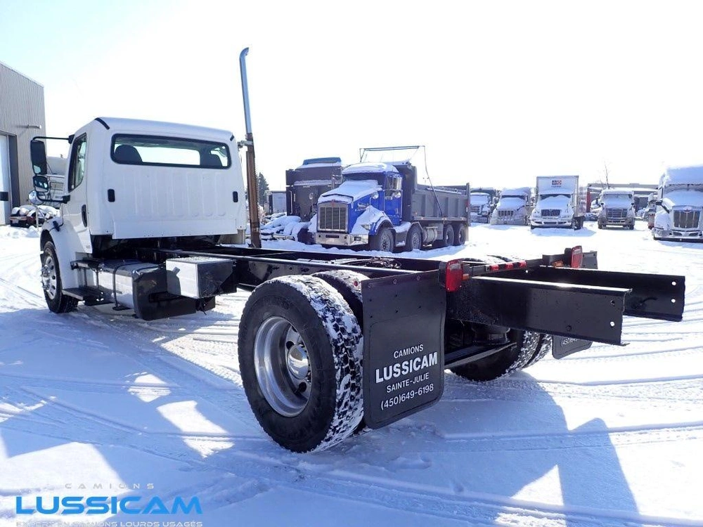 Freightliner M2106 2011