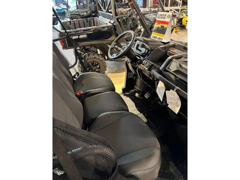 2024 Can-Am Defender XT HD10 thumbnail 3