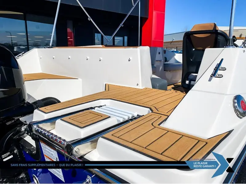 2025 STARCRAFT SVX 171 OB 90HP deck boat bateau Ponté
