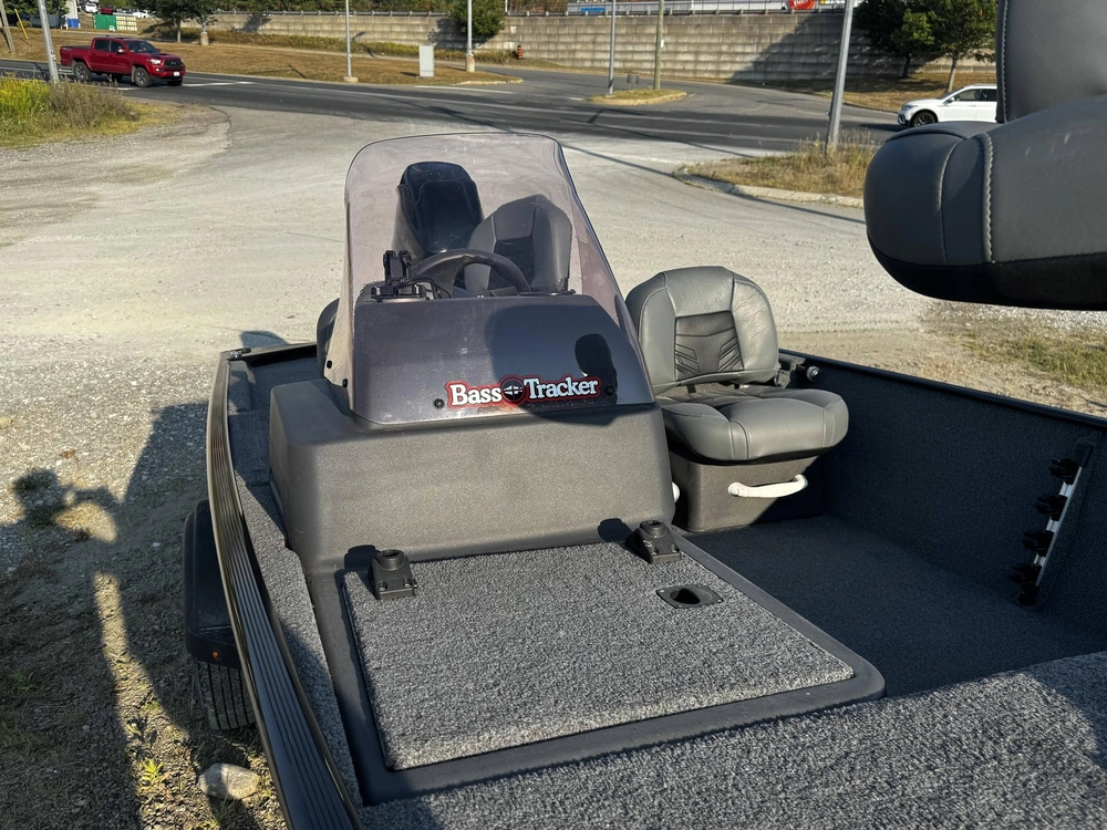2021 Tracker Boats Bass Tracker Classic Xl alt
