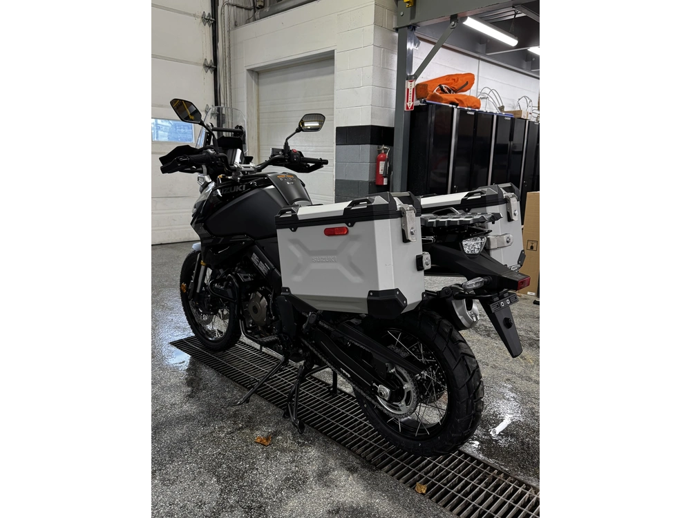 2024 Suzuki De 1050 alt