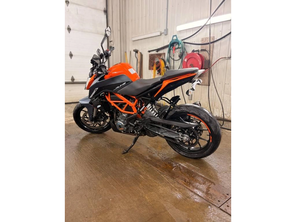 Ktm 390 Duke 2023 alt