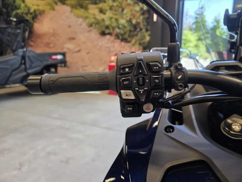 2025 Honda NT1100 ABS thumbnail 10