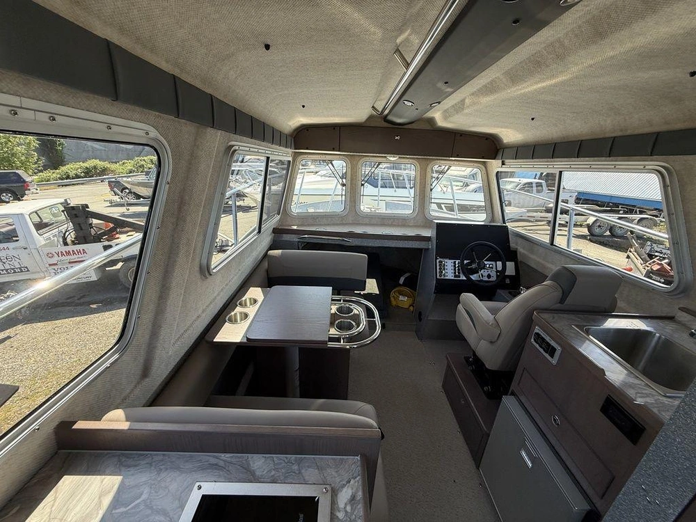 2025 Kingfisher 2725 Xrs alt