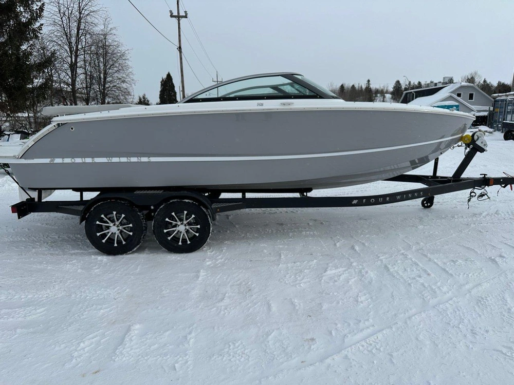 Four Winns H2 Horizon Freedom Io 2026 alt