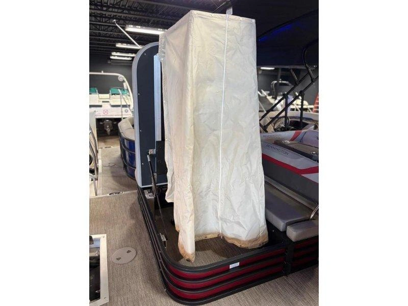Bennington Marine Bennington 22 Sxsbsp 2023 alt