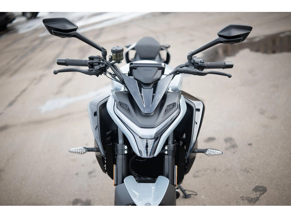 2026 Cfmoto 675nk alt