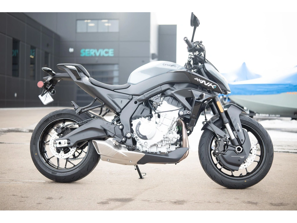 2026 Cfmoto 675nk alt