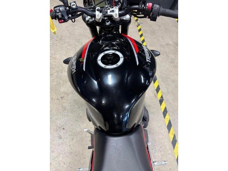 Triumph Street Triple 2020 alt