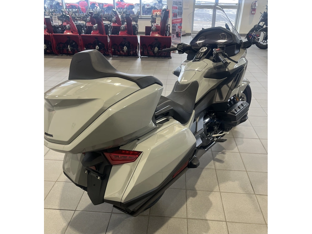 Honda Gold Wing Tour Dct Gl1800dt 2026 alt