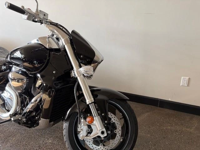 Suzuki M109r 2025 alt