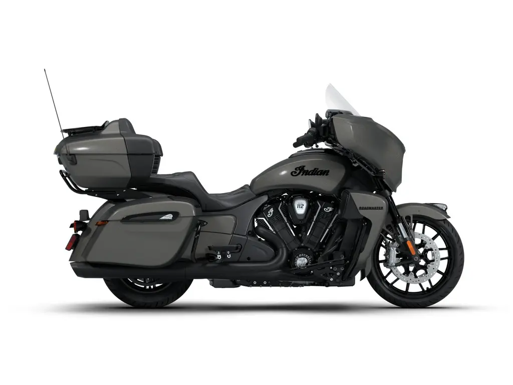 2026 Indian Motorcycle Roadmaster PowerPlus Dark Horse 112 + PowerBand Audio // Heavy Metal 