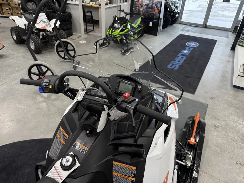 2024 Polaris 550 VOYAGEUR 155 ES