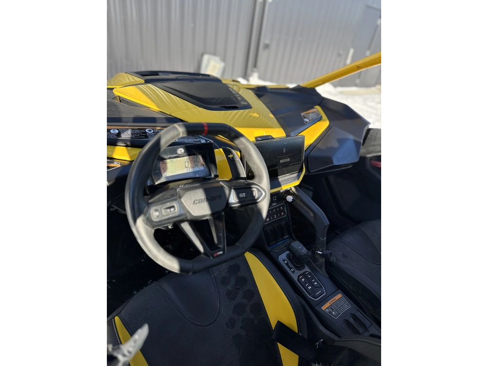 2024 Can-am Maverick R X Rs alt