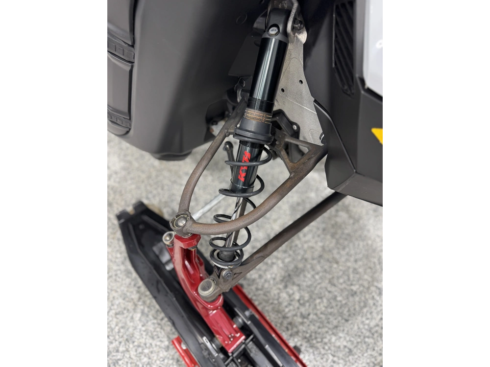 2023 Ski-doo Summit X 850 Turbo alt