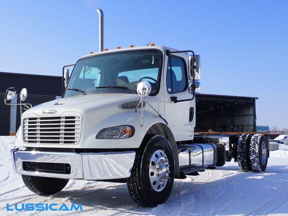 Freightliner M2106 2011