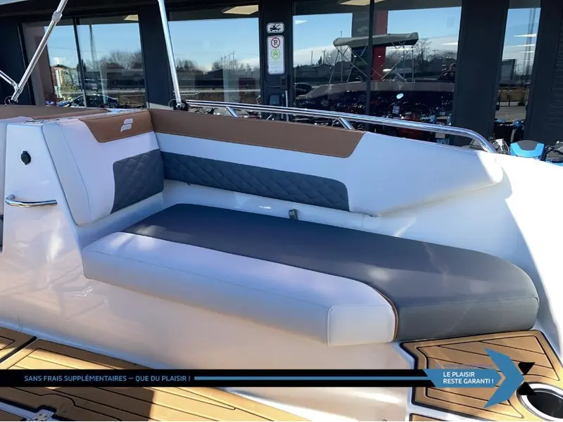 2025 STARCRAFT SVX 171 OB 90HP deck boat bateau Ponté