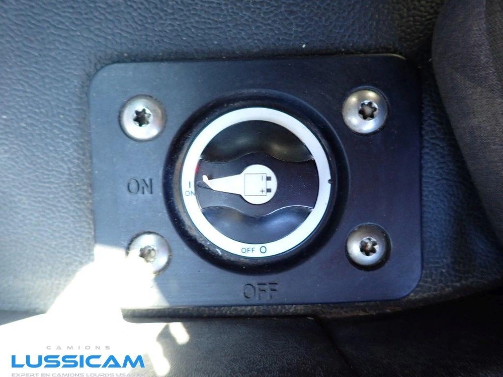 Freightliner M2106 2011