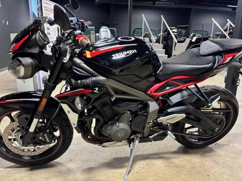 Triumph Street Triple 2020 alt