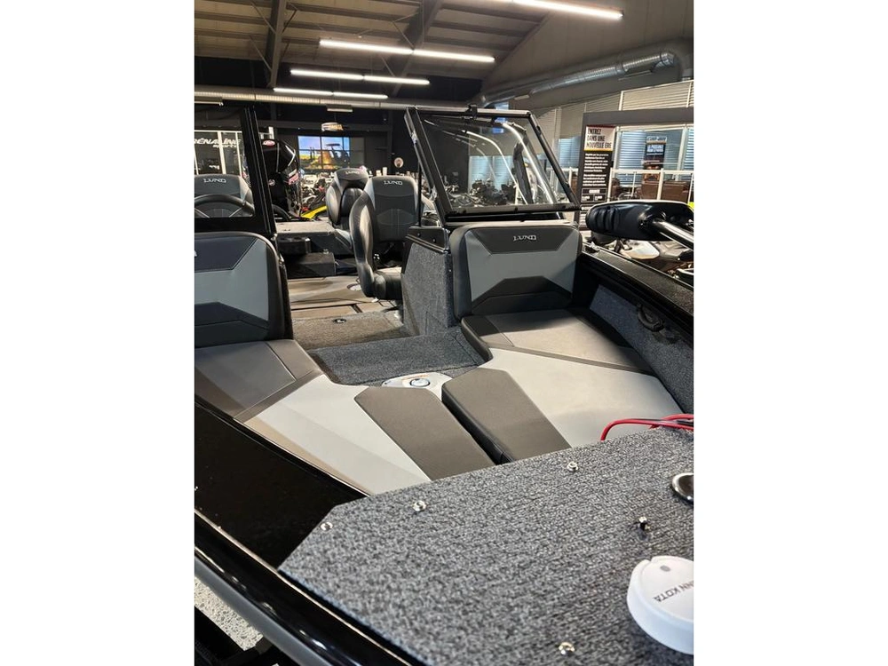 Lund Boat Co 1875 Crossover Xs 2026 2026 alt