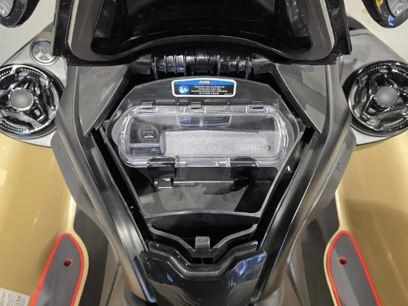 2025 Sea-Doo RXT-X 325 S/S 2025 thumbnail 15