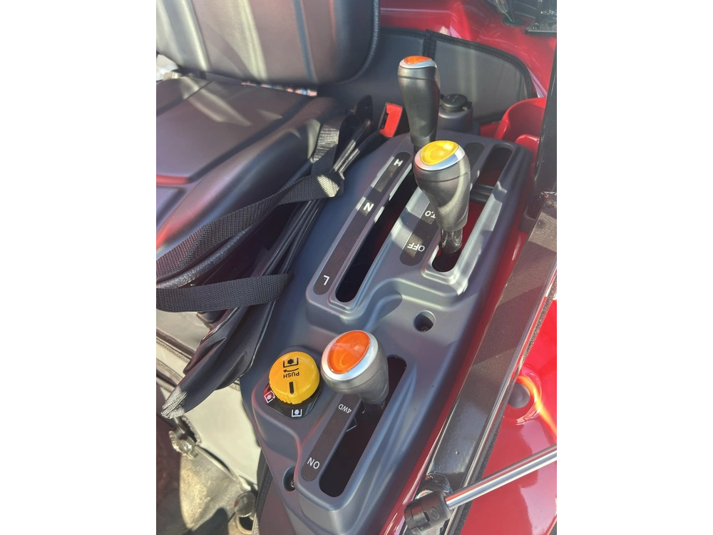 Tym T25h Cab 2026 alt