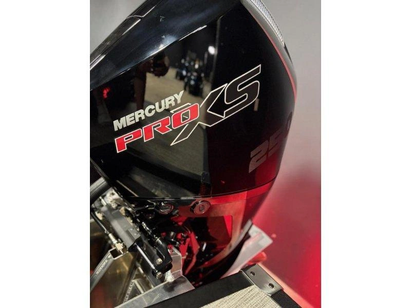 Bennington Marine M24 Serie Luxe 2026 alt